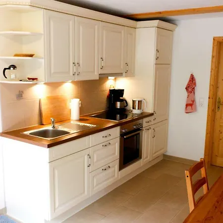 Gaestehaus Erika Apartamento *